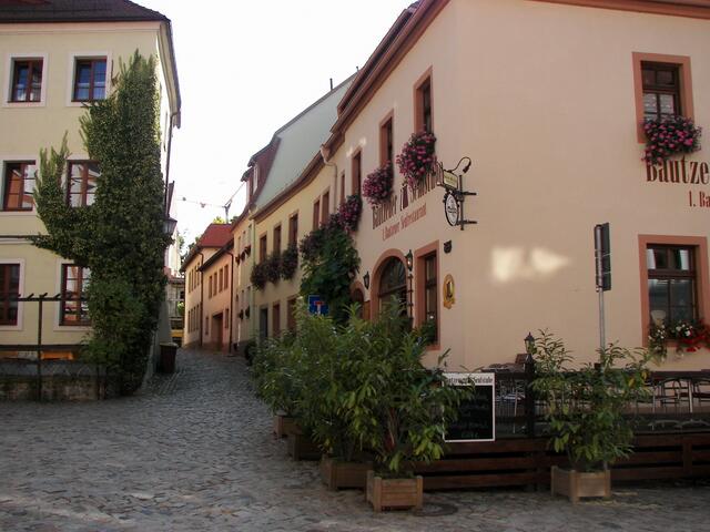 auch wer in dieser Gasse weiter geht, muss nicht nicht hungrig auf der Strecke bleiben