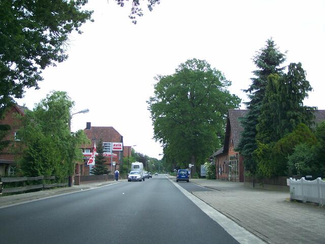 B188 in niedersächsischen Dörfern (bei Ahnsen)