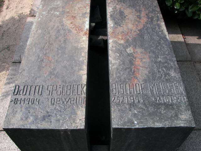 Grab des Bischof von Meissen Dr.Otto Spülbeck *1904 - Bischof seit 1955 .  1970