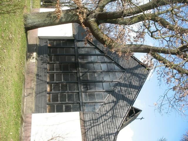 Ostseite der Notkirche mit großem Fenster (03.03.2009)