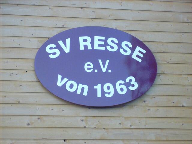 Herzlich willkommen ! (Das Schild ist rot)