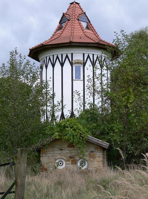Eichenhof in Dedenhausen. Der Hof aus 1665 steht zum Verkauf.