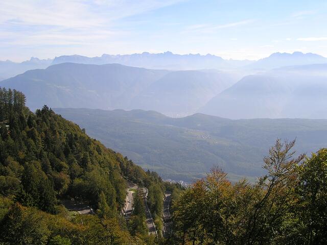 Blick vom Mendelpass ins Tal