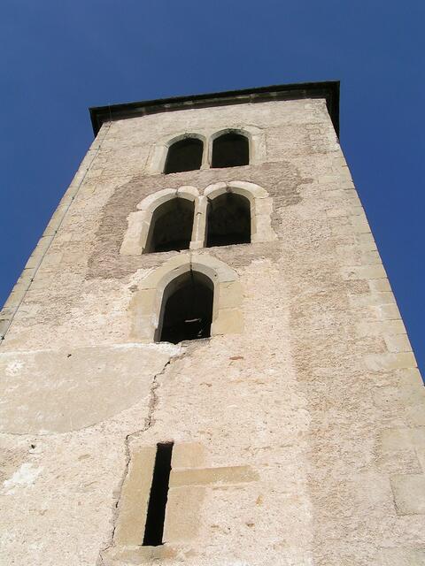 romanischer Kirchturm