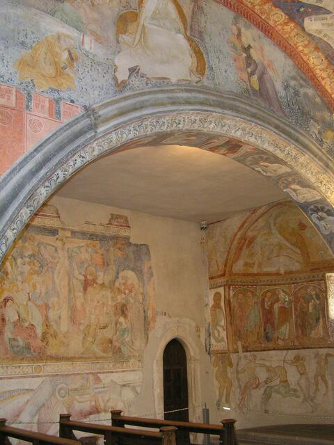 seitliches Kirchenschiff