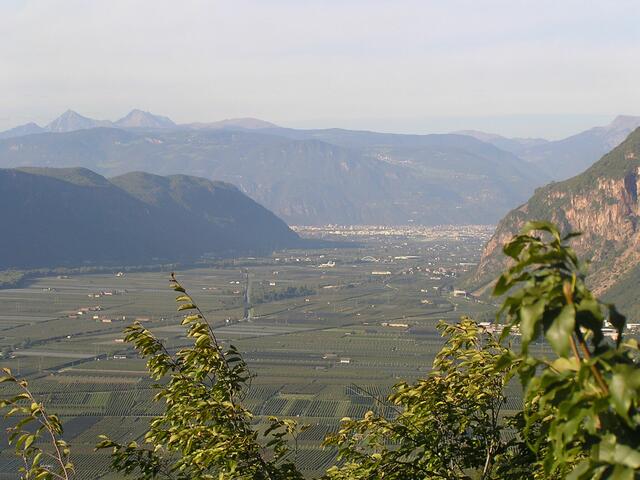 Blick nach Bozen (Bolzano)