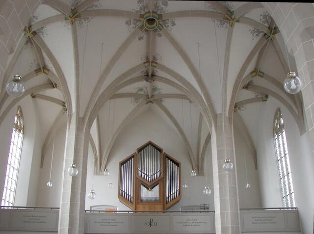 Die Orgel stammt aus der Bautzener Werkstatt EULE (Baujahr 1976)