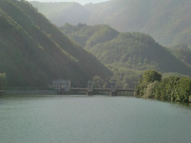 ein Blick auf die Staumauer von Bagni di Lucca