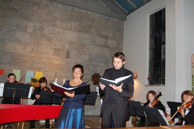 Sopranistin Lopez-Seidl und Tenor Wolfgang Frisch bei dem Duett "Tra amplessi innocenti" aus der Kantate "Cecilia, volgi un sguardo"