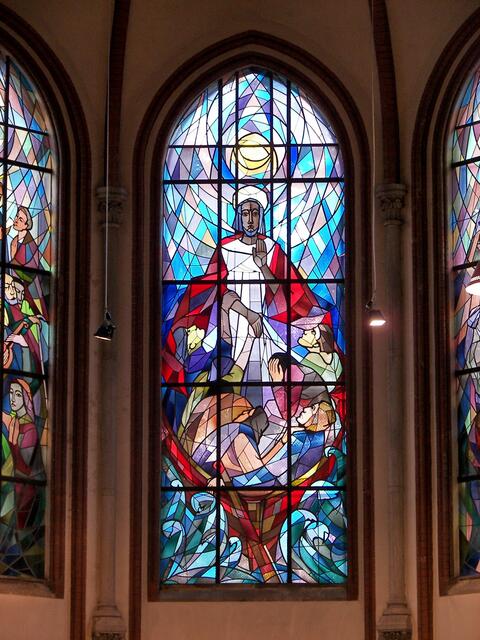 Jesus mit denen, die ihm folgen wollen, in einem Boot -- "Der Kahn Petri wird von lauter Nieten zusammen gehalten" K.Rahner