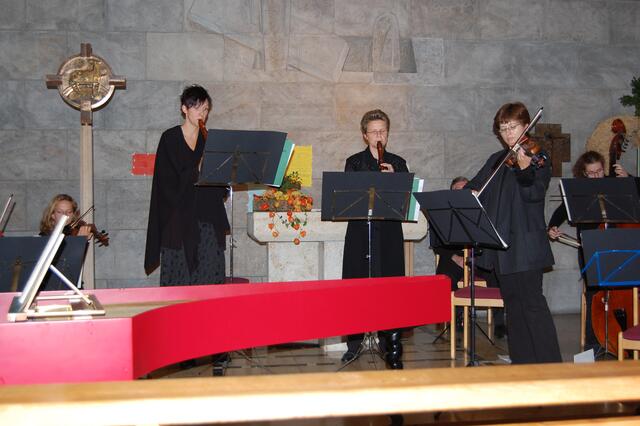 Die beiden Damen Susanne Steuerl und Claudia Meyer an den Blöckflöten und Swetlana Augsburger an der Violine beim Brandenburgischen Konzert!