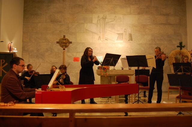 Oboistin Cornelia Müller und Violoinstin Felicitas Schwab beim Konzert c-moll (Bwv 1060)