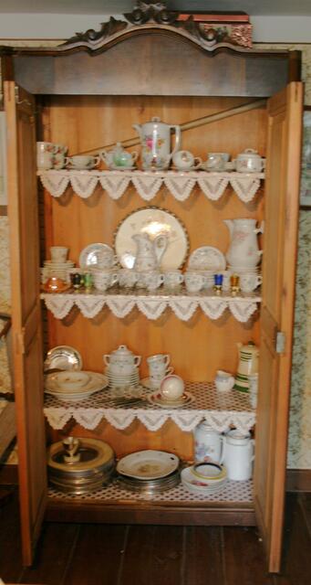 Ein Schrank für das gute Geschirr