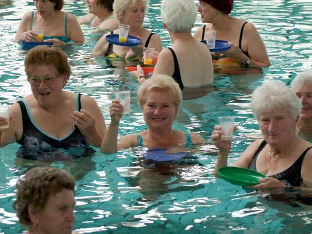 Na ich weiß nicht ... beschwipst im Wasser ... aber heute darf es sein.