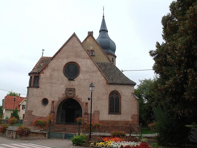 Eglise Protestante - die Zwiebelturmkirche in Sessenheim