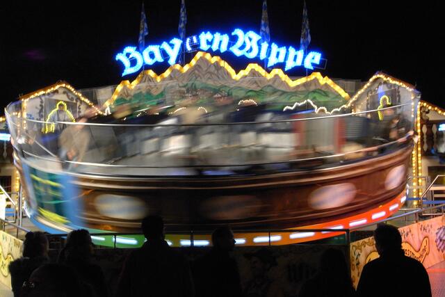 Ganz schön schnell das Karussell | Foto: (c) Klaus Dieter Hotzenplotz / SDS Marburg