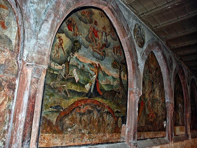 Kreuzgang neben der Klosterkirche der Récollets