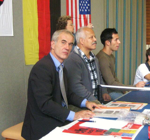 Hauptprüfer Ali Kocaman, Nebenprüfer Yusuf Saydir und Cam Saydir (v. links)