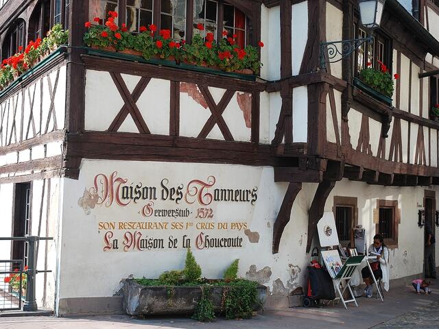 So lebt (und malt) mann/frau in La Petite France.