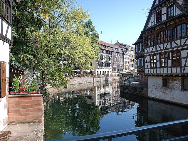 Wasser & Spiegelungen ...