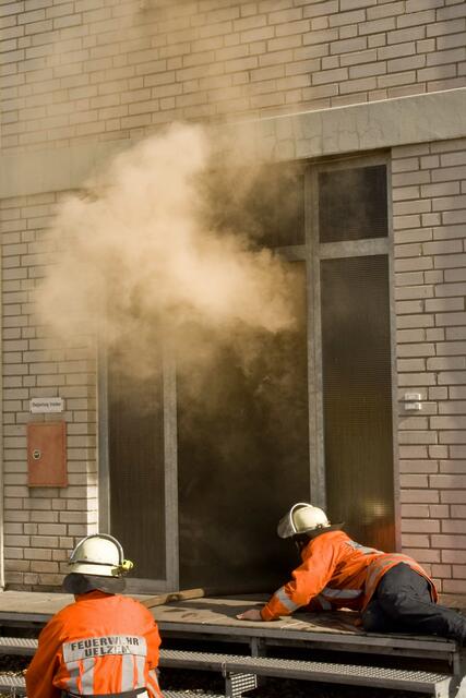 Jetzt wird das Feuer bekämpft