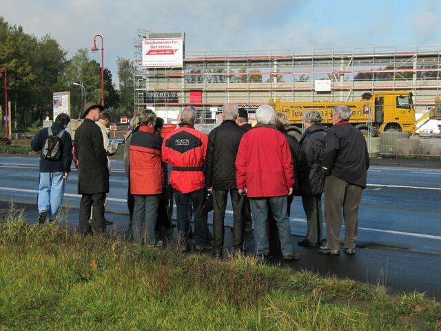Das Einkaufszentrum im ehemaligen Busbahnhof wird bestaunt.