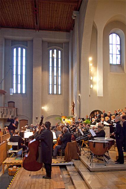 Eine ungewöhnliche Perspektive beim Chor- und Orchesterkonzert 2009 in Schwabmünchen
