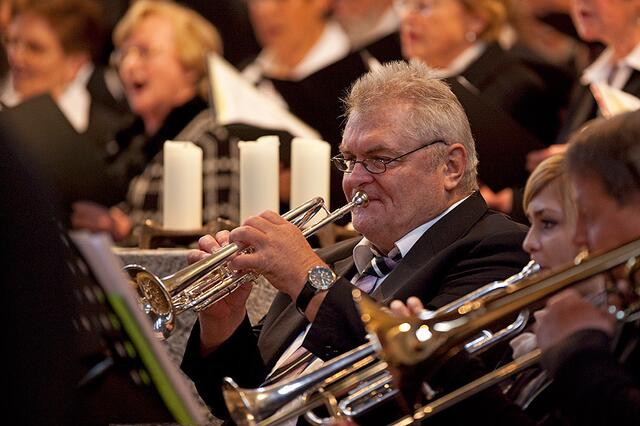 Voller Einsatz beim Chor- und Orchesterkonzert 2009 in Schwabmünchen