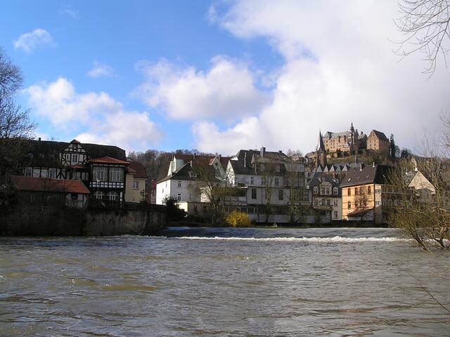 die Lahn und der Blick zur Stadt