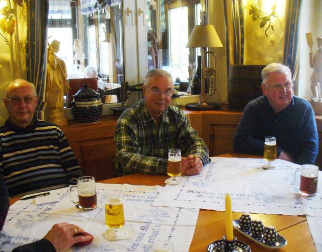 ....... erst einmal ein Bier.