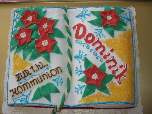Torte zur Kommunion (Bibel nicht aus einer vorgefertigten Form) © Dieter Elmer