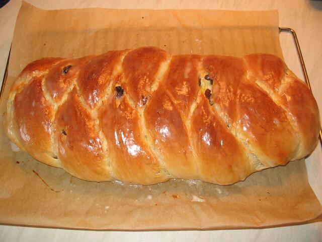 Manchmal versuche ich es auch etwas einfacher  (Hefezopf)