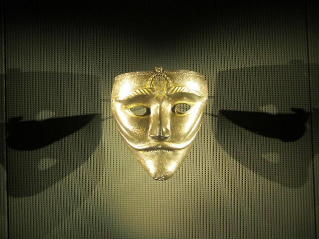 Goldmaske aus dem asiatischen Raum
