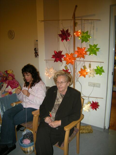 Rechts die Sternenmutter Balzer.& Links Puppenmutter
