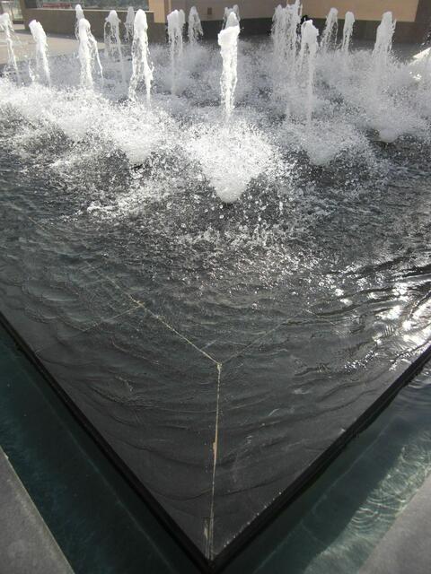 Wasserspiele im Innenhof