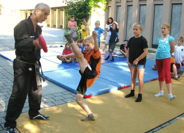 Training mit den Schülern bei den Projekttagen