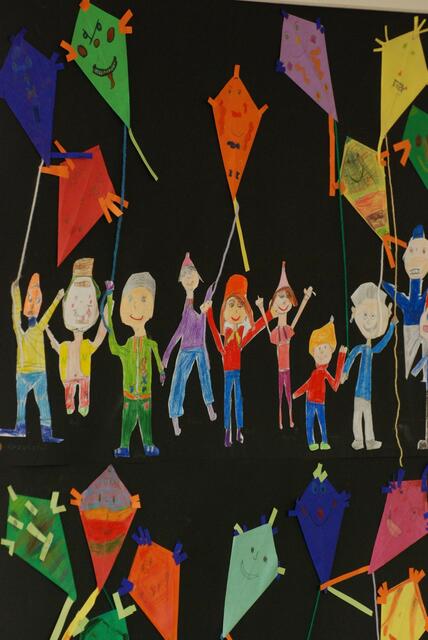 Ratsschule Berenbostel: kunst im flur     14  die gedanken sind frei
