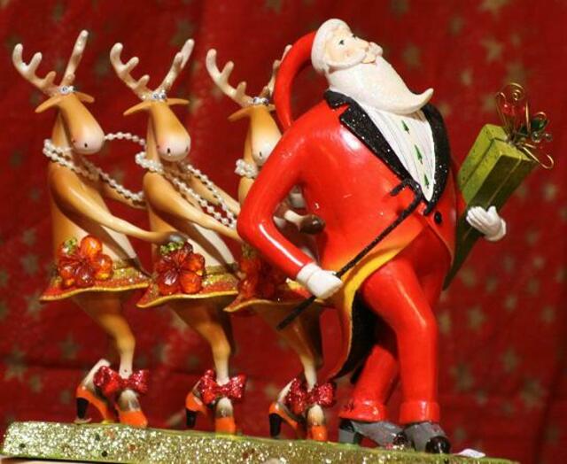 auf gehts mädels - weihnachtsmann führt die polonesse