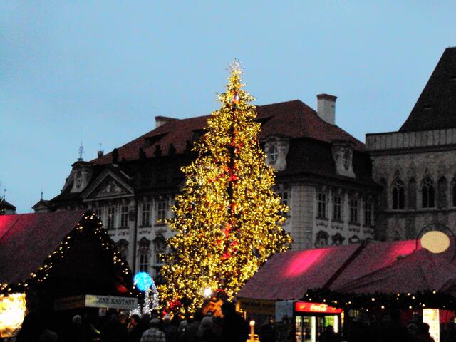 Weihnachtsmarkt am "altstädter Ring"