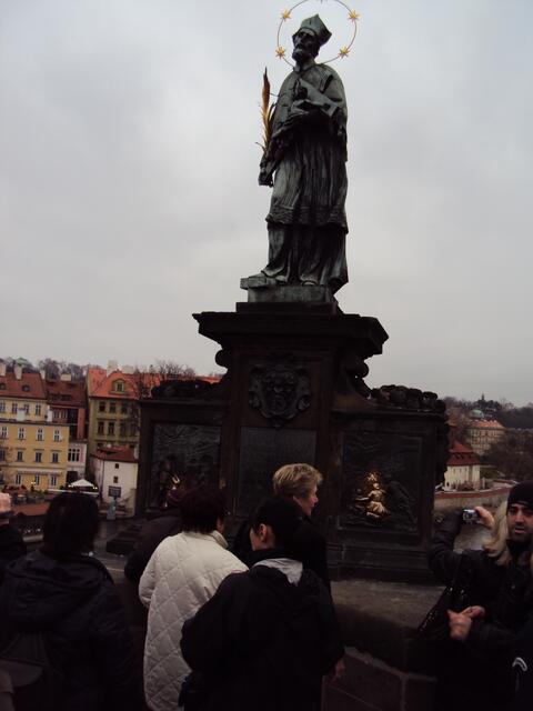 Nepomuk-Statue auf der Karlsbrücke
