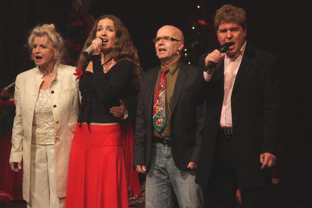 Helga Piur, Dominique Lacasa, Peter Lorenz sowie Frank Schöbel. (Foto: Gerhard Pohl)