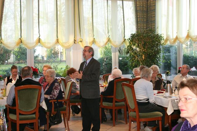 Herr Pastor spricht Worte zum Advent