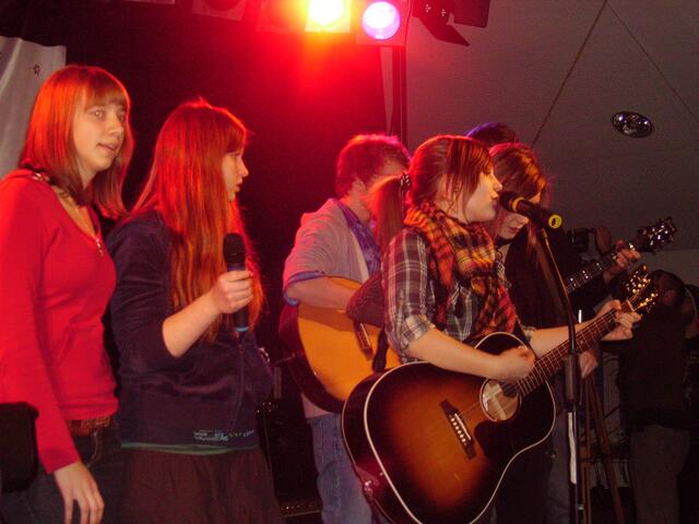 Sternblut mit Begleitung beim Soundcheck