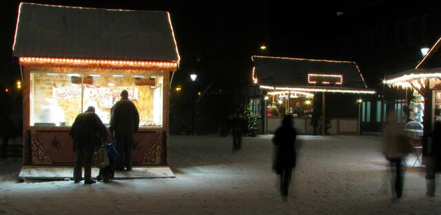 Weihnachtsmarkt Laatzen 2009 in Laatzen-Mitte hinter dem LEZ (Leine Center)