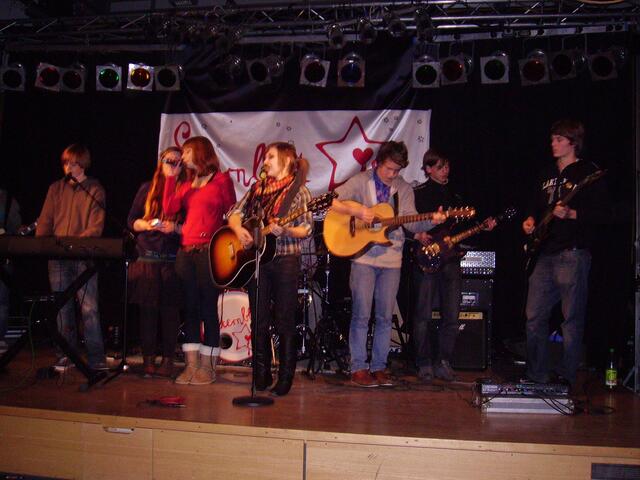 Sternblut mit Begleitung beim Soundcheck