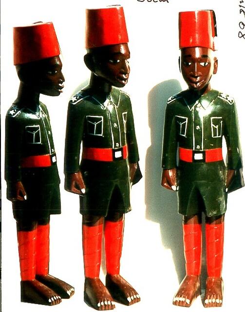 Ein französischer Soldat, oder zumindest jemand mit einer feschebn Uniform wäre schon etwas für eine wohl situierte Baulefrau