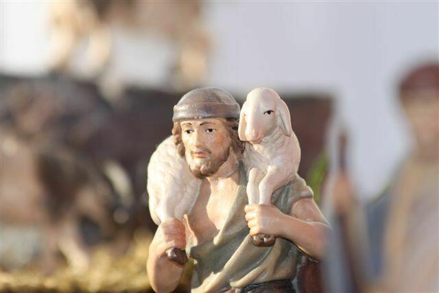 Hirt mit Schaf - Hauskrippe 2009
