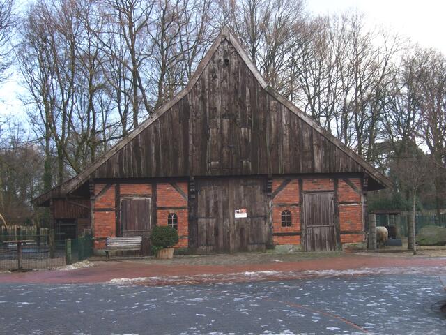 Alter Hof mit Kuhstallungen