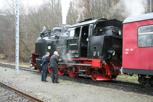Die 6001 kurz vor der Abfahrt in Richtung Alexisbad