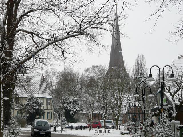 Standort - Von Alten-Straße mit Blick auf die St. Petri Kirche und das Kirchenkreisamt.Aufgenommen am 30.12.2009